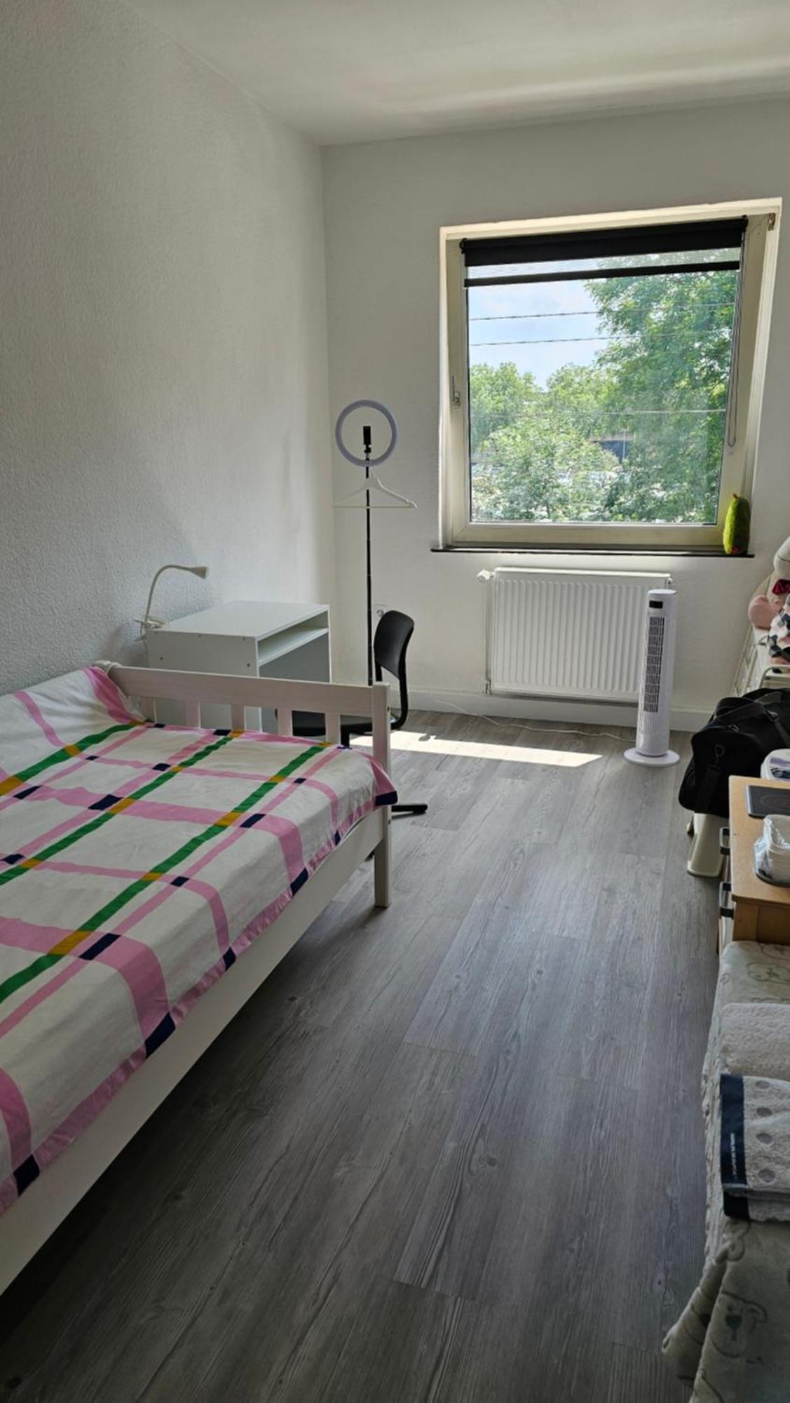 Appartamento Zimmer In Bilk-Zentrum Duesseldorf Esterno foto